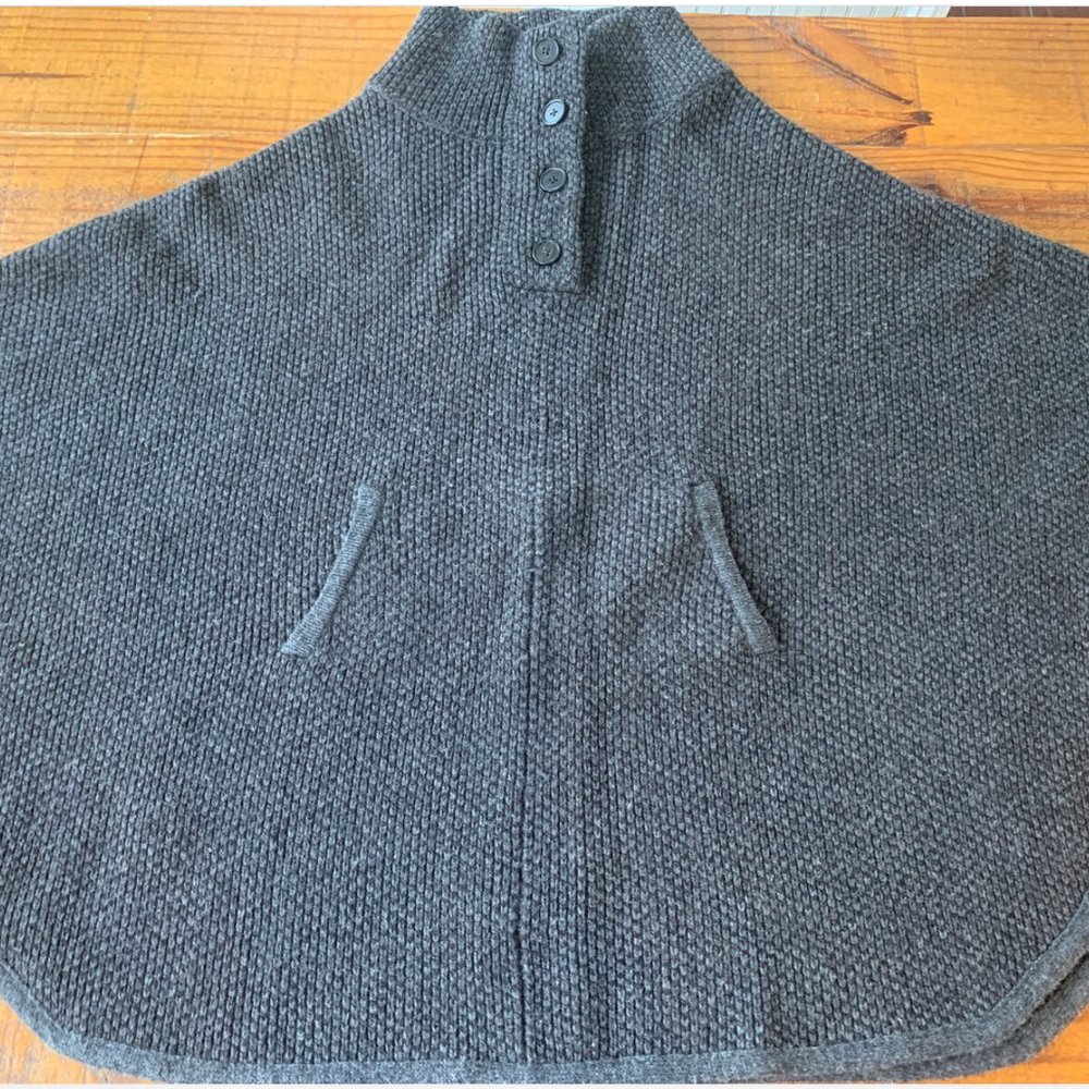 Wallace Madewell 100% merino wool poncho sweater XS/S